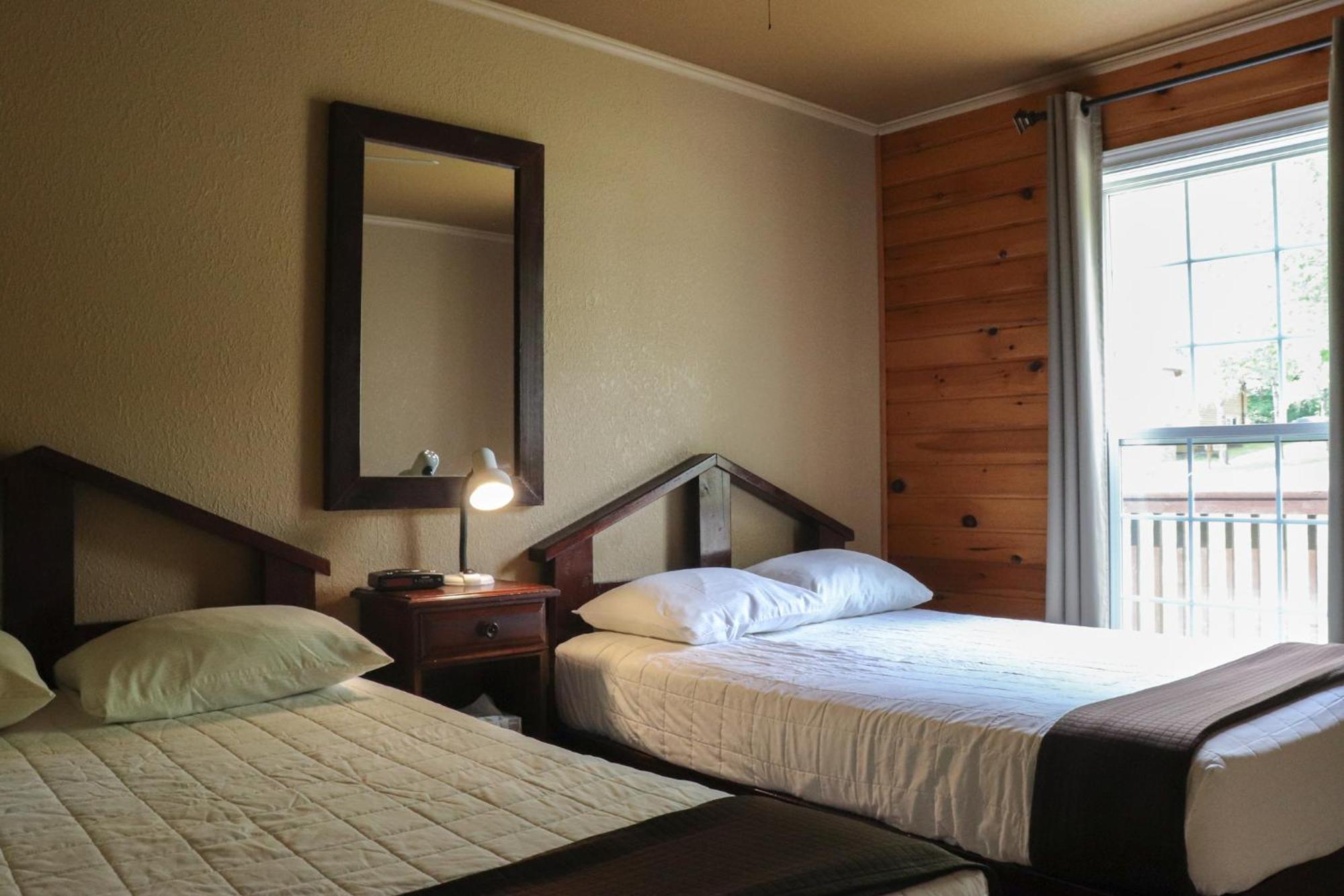 La Bannik Villa Ville-Marie Bagian luar foto